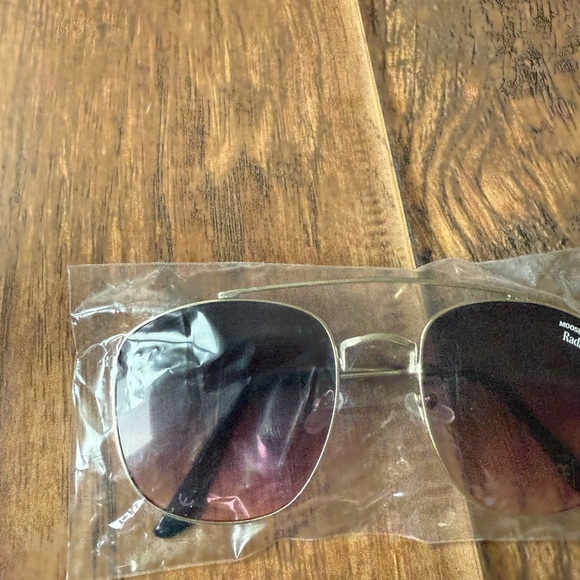 Aviator Sunglasses - Picture 2 of 3